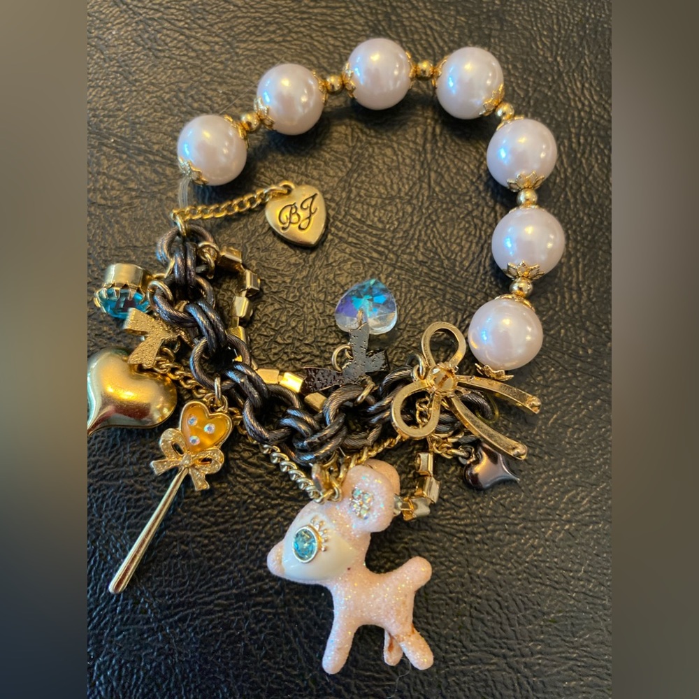 Holiday Betsey Johnson reindeer bracelet.Separate listing matching earrings.